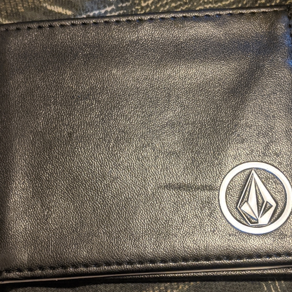 Volcom men's wallet